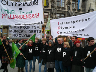 Munich 2018 opposition group protests at Marienplatz (GB Photo)