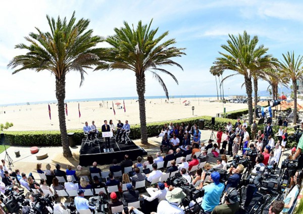 Los Angeles Mayor Eric Garcetti addresses the audience at the Annenberg Community Beach House in Santa Monica, California, on September 1, 2015.