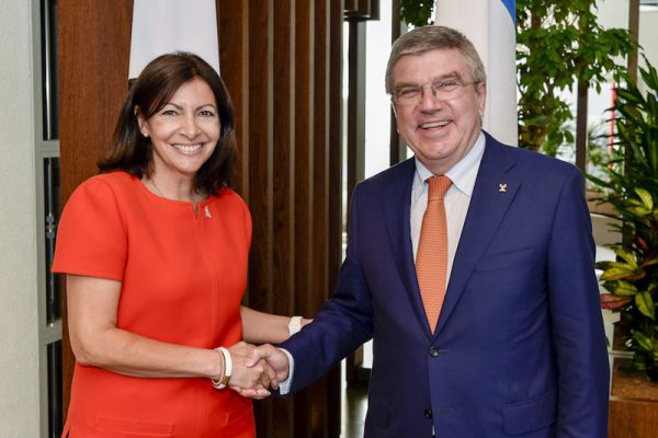 IOC President Thomas Bach Welcomes Paris Mayor Ann Hidalgo to discuss Olympic Bid (Paris 2024 Photo)