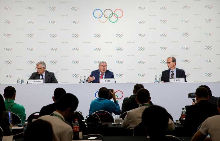 IOC Vice President Juan Antonio Samaranch (left) IOC President Thomas Bach (centre) and IOC Communications Director Mark Adams after Executive Board meeting in Buenos Aires October 4, 2018 (IOC Photo)